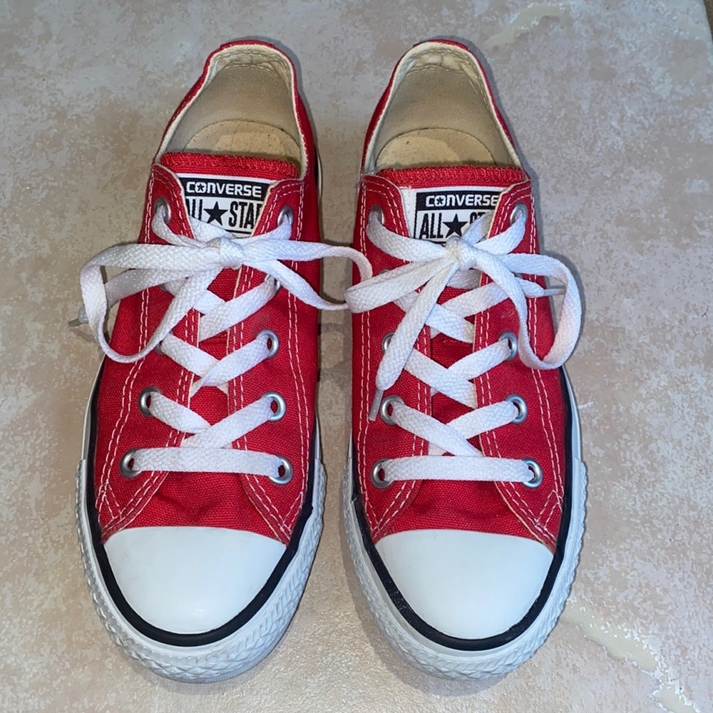 Red Converse Size 6 Women’s / 4 Men’s